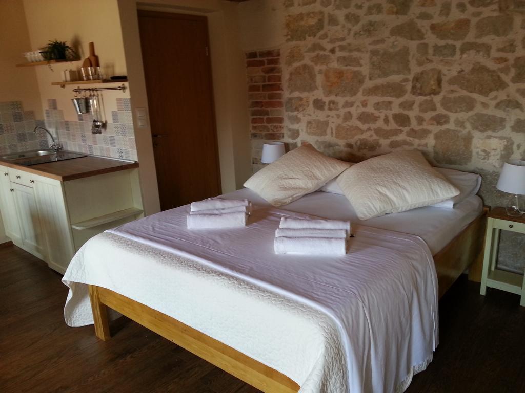 Appartement Dvori Svetog Mihaela à Šibenik Chambre photo