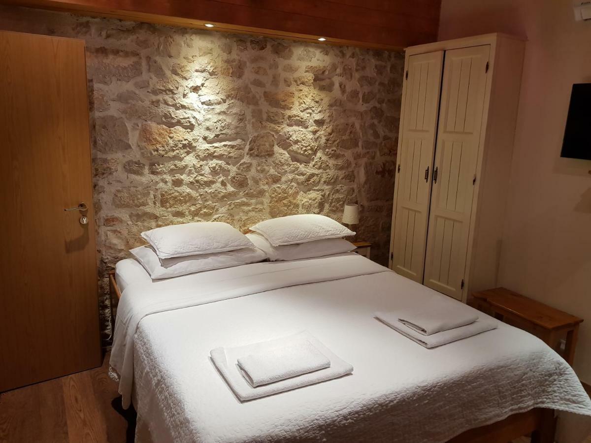 Appartement Dvori Svetog Mihaela à Šibenik Extérieur photo