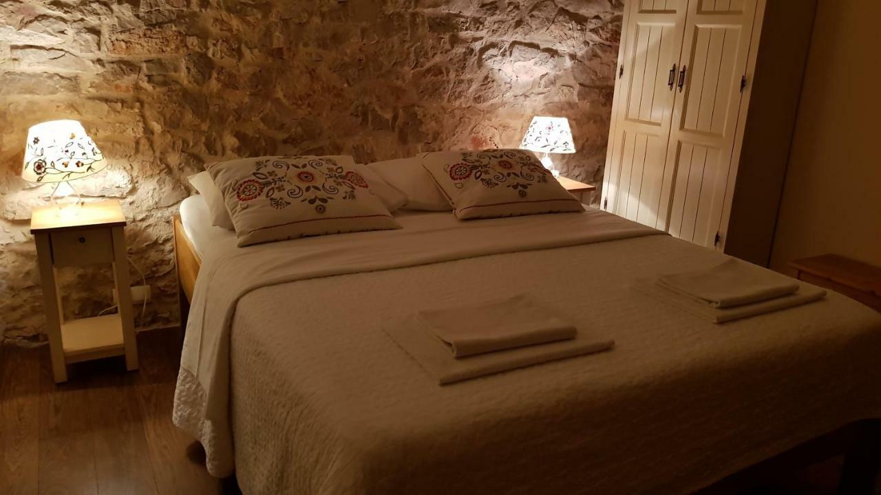 Appartement Dvori Svetog Mihaela à Šibenik Extérieur photo