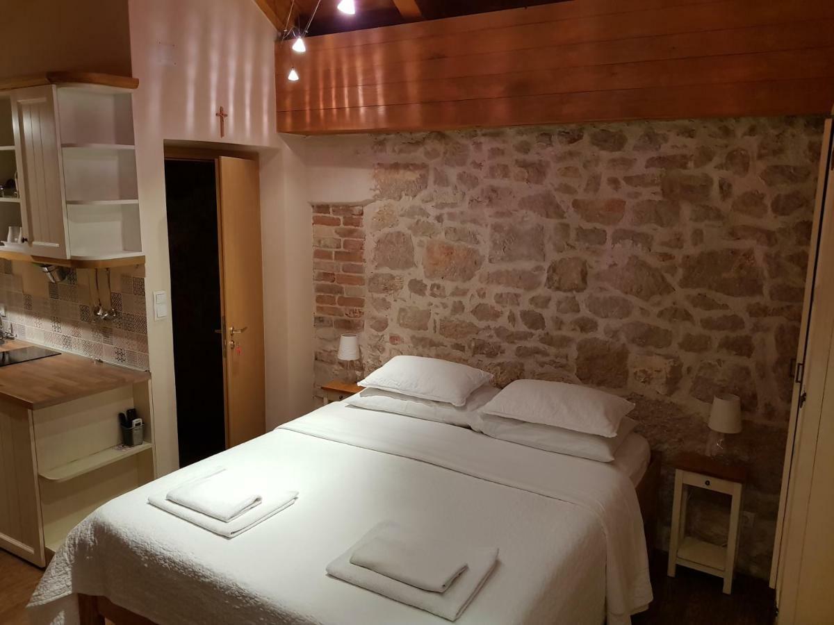 Appartement Dvori Svetog Mihaela à Šibenik Extérieur photo
