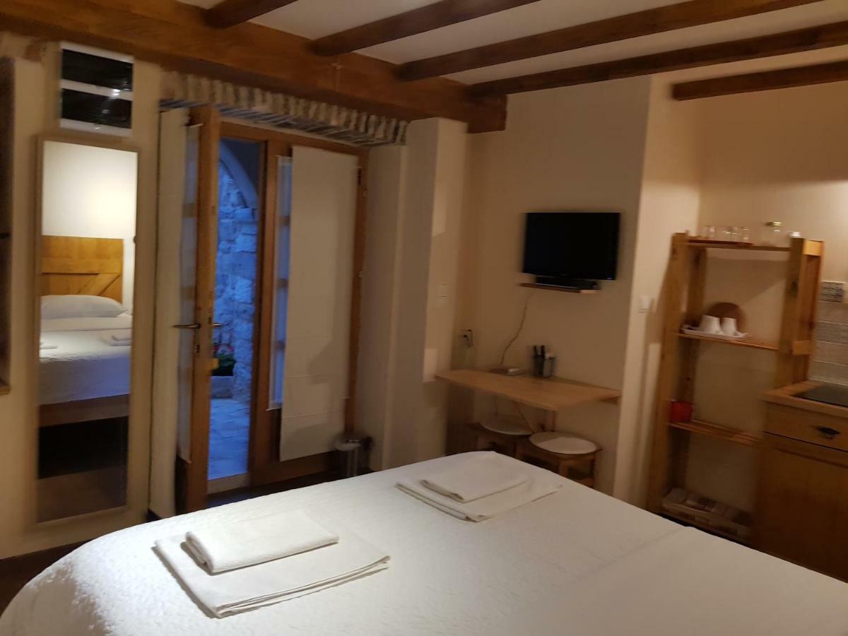 Appartement Dvori Svetog Mihaela à Šibenik Extérieur photo