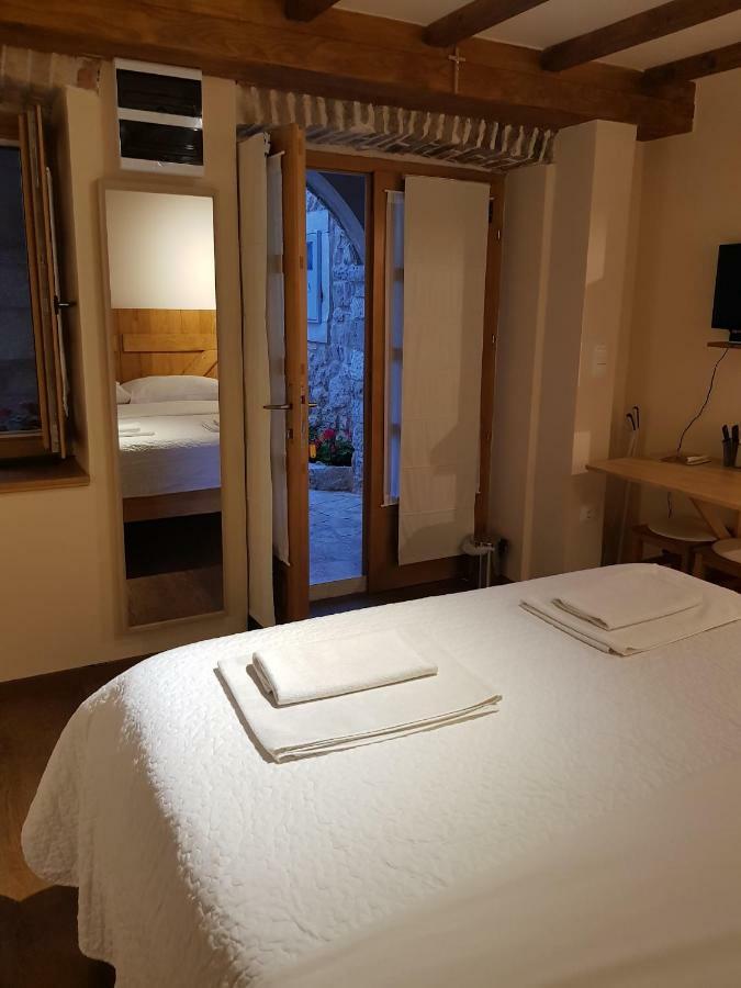 Appartement Dvori Svetog Mihaela à Šibenik Extérieur photo