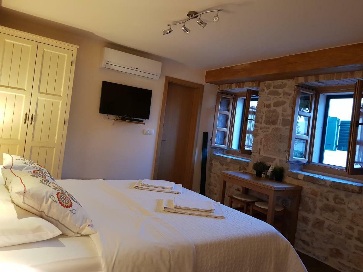 Appartement Dvori Svetog Mihaela à Šibenik Extérieur photo