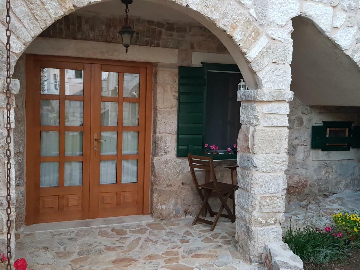 Appartement Dvori Svetog Mihaela à Šibenik Extérieur photo