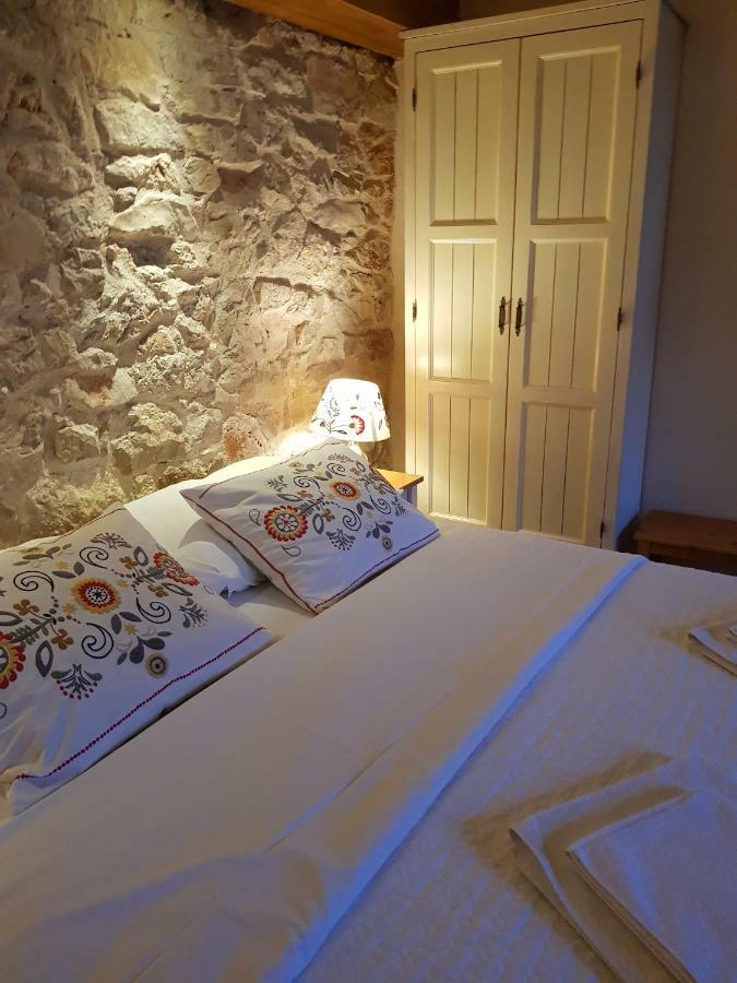 Appartement Dvori Svetog Mihaela à Šibenik Extérieur photo
